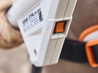 מנערת זיתים נטענת STIHL SPA 140