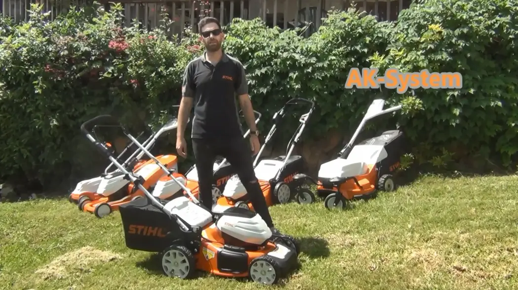 מכסחת דשא נטענת STIHL RMA 460