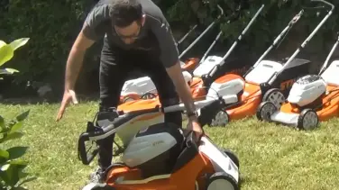 מכסחת נטענת מקצועית STIHL RMA 448