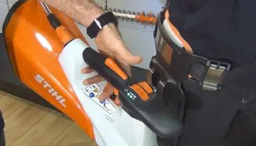 מפוח נטען STIHL BGA200